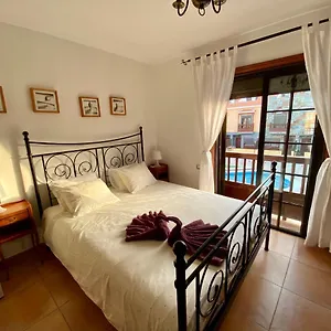 Bedroom Medanomar 2 Homestay